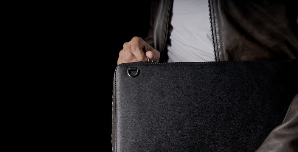 The Pros & Cons of Leather Laptop Bags
